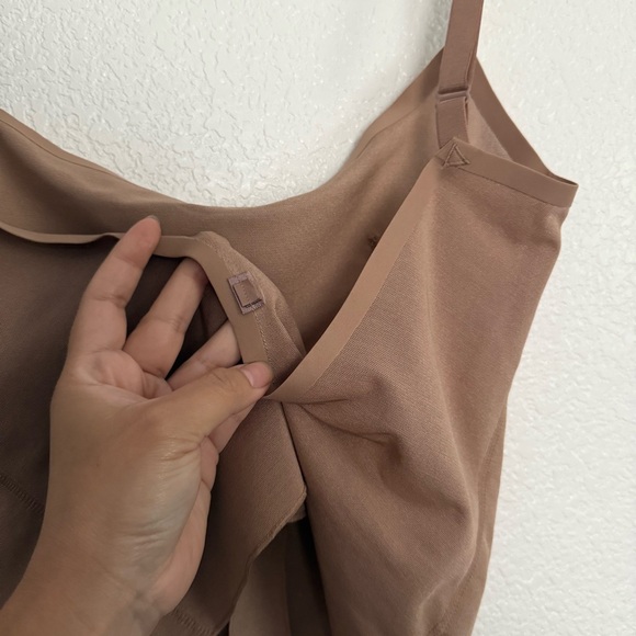 NEW Skims Sheer Sculpt Thong Bodysuit in Sienna Large - Picture 5 of 6